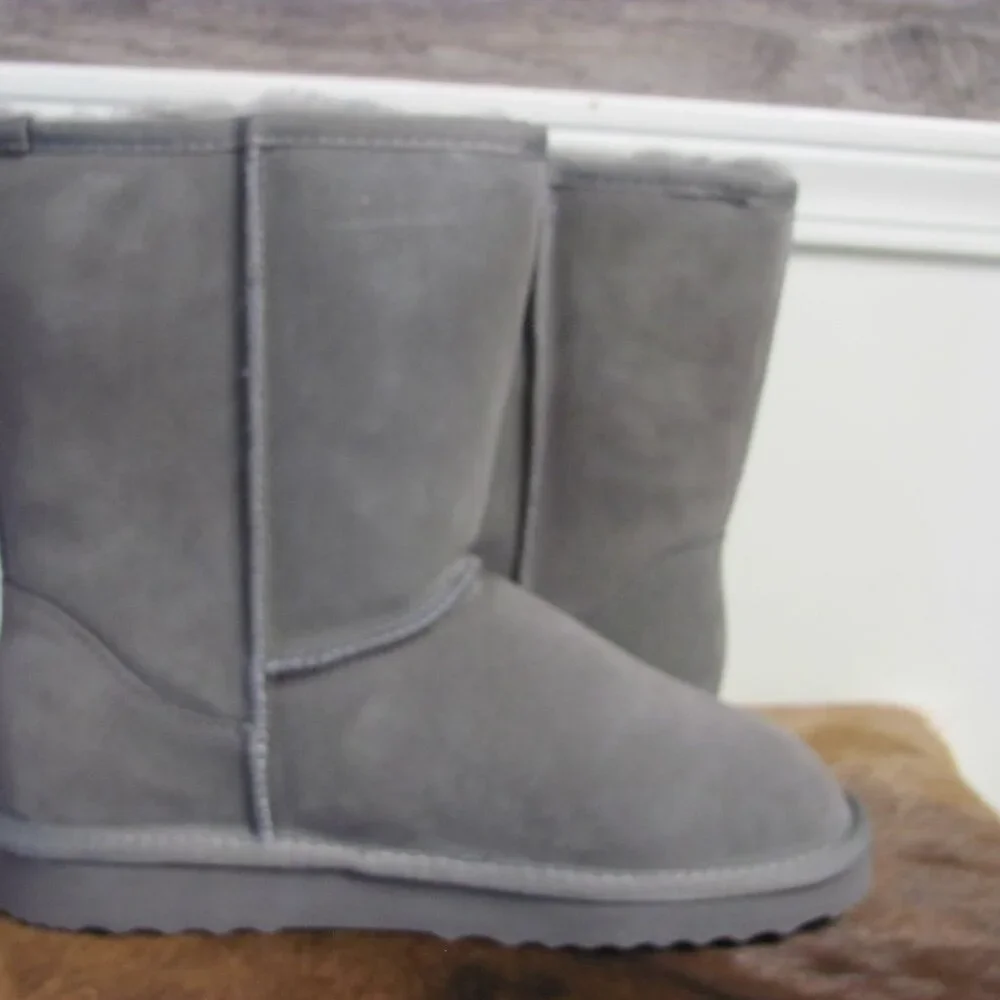 QUINCE WOMENS GREY AUSTRALIAN SHEARLING MID CALF BOOTS NIB